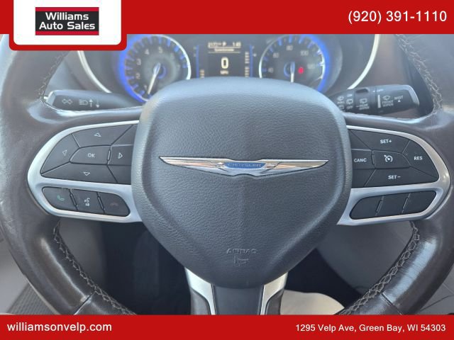 Used 2019 Chrysler Pacifica Touring-L FWD image 20