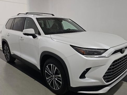Used 2026 Toyota Grand Highlander AWD Hybrid image 2