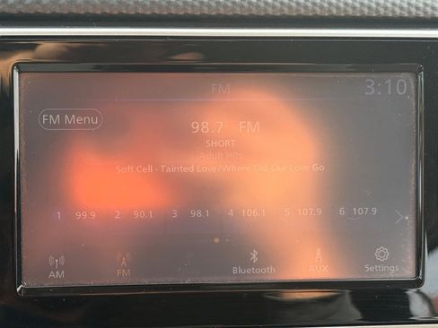 Used 2020 Nissan Kicks S image 15