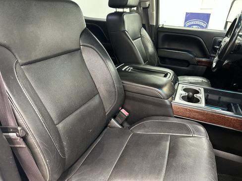 Used 2015 GMC Sierra 2500 SLT w/ Duramax Plus Package AWD/4WD image 32