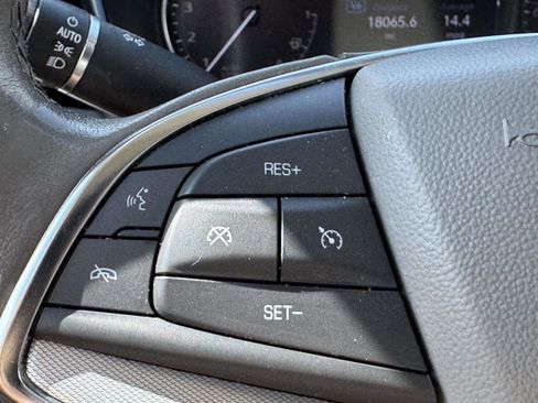 Certified 2022 Cadillac XT5 Premium Luxury image 12