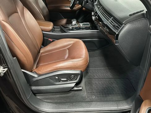 Used 2018 Audi Q7 3.0T Premium Plus w/ Premium Plus Package image 23