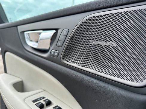 New 2025 Volvo V60 B5 Cross Country Ultra w/ Protection Package Premier image 17