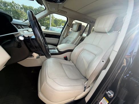 Used 2018 Land Rover Range Rover HSE AWD/4WD image 12