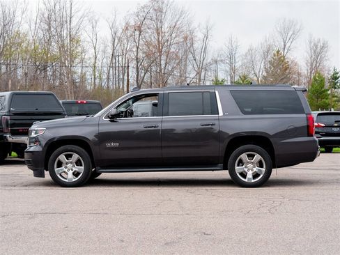 Used 2017 Chevrolet Suburban LT AWD/4WD image 8