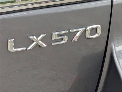 Used 2013 Lexus LX 570 4WD w/ Luxury Pkg image 24
