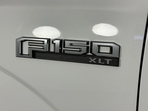 Used 2018 Ford F150 XLT w/ Equipment Group 302A Luxury AWD/4WD image 28