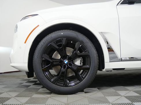 Used 2026 BMW X7 xDrive40i image 7