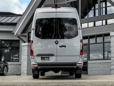 Used 2025 Mercedes-Benz Sprinter 2500 image 8