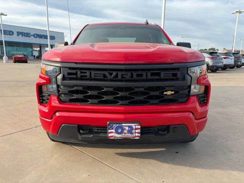 Used 2024 Chevrolet Silverado 1500 Custom image 3