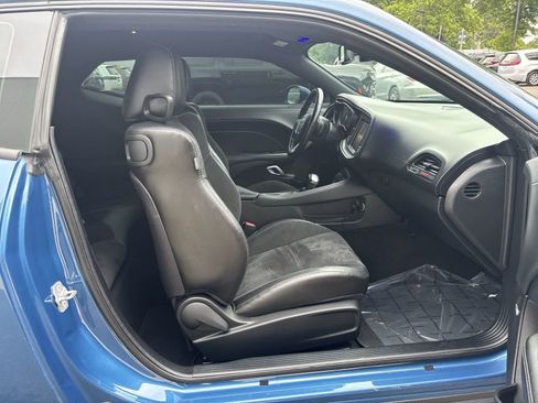 Used 2021 Dodge Challenger R/T Scat Pack RWD image 9