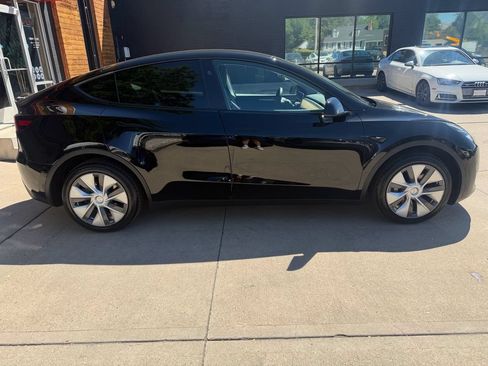 Used 2023 Tesla Model Y Long Range AWD/4WD image 10