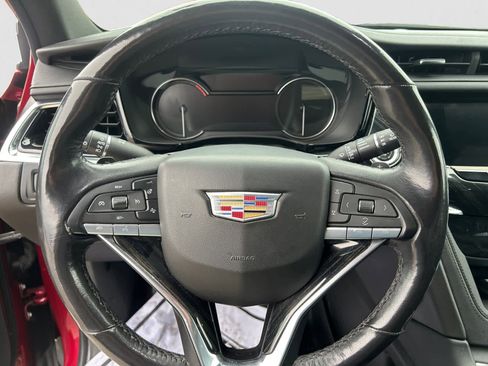 Used 2020 Cadillac XT6 Premium Luxury image 13