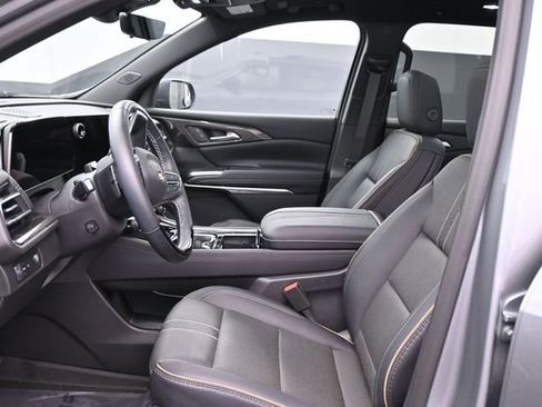 Used 2026 Chevrolet Traverse High Country FWD image 21
