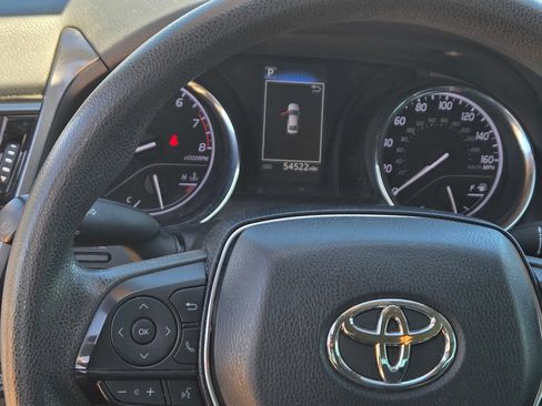Used 2020 Toyota Camry LE FWD image 11