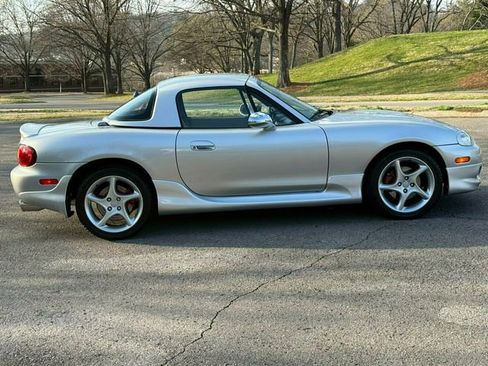 Used 2002 MAZDA MX-5 Miata image 25