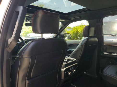 Used 2019 Ford Expedition Limited w/ Equipment Group 303A RWD image 13