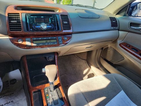 Used 2002 Toyota Camry XLE FWD image 13