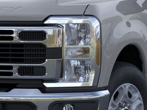 New 2026 Ford F350 XLT w/ 360-Degree Camera Package RWD image 18