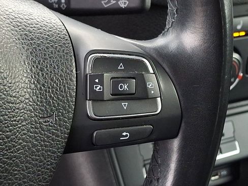 Used 2016 Volkswagen Tiguan S image 21