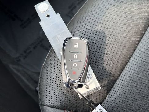 New 2026 Chevrolet Trax RS w/ Sunroof Package image 36