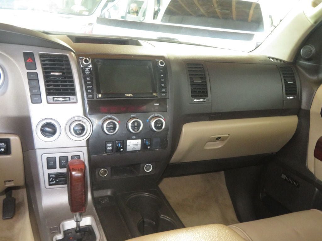 Used 2011 Toyota Sequoia Platinum AWD/4WD image 39