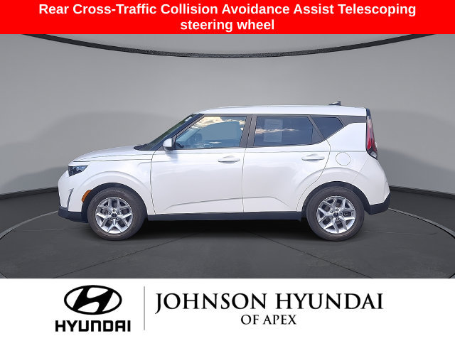 Used 2023 Kia Soul LX w/ LX Technology Package FWD image 5