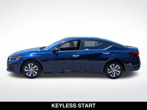 Used 2024 Nissan Altima 2.5 S FWD image 5
