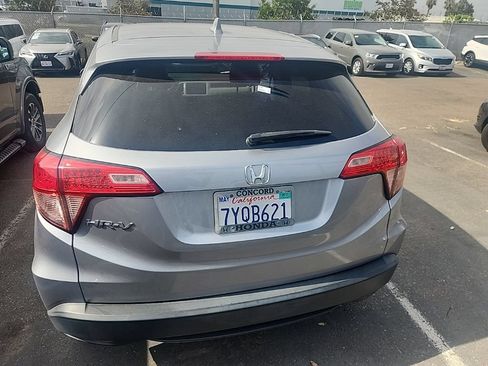 Used 2017 Honda HR-V EX image 11