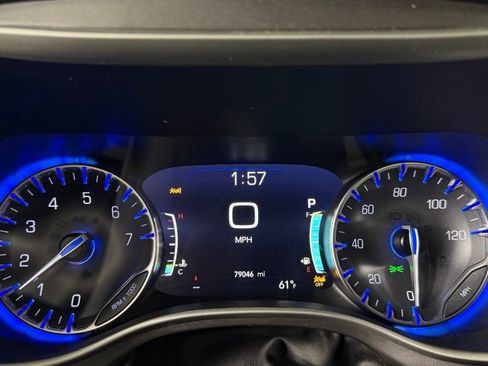 Used 2022 Chrysler Pacifica Touring-L FWD image 20