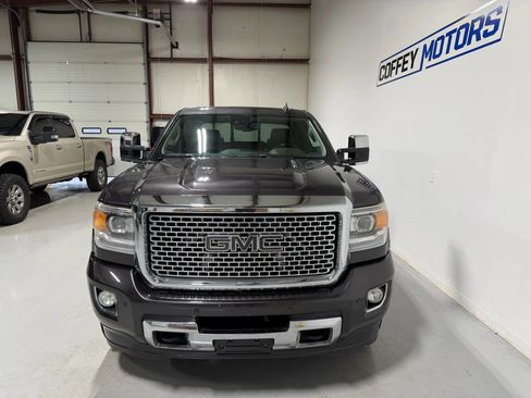 Used 2015 GMC Sierra 2500 Denali w/ Duramax Plus Package image 9