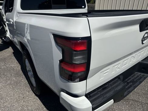 Used 2022 Nissan Frontier SV w/ SV Premium Package AWD/4WD image 34