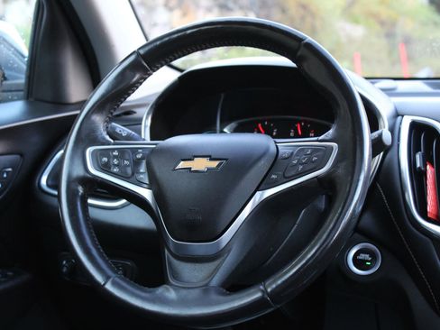 Used 2018 Chevrolet Equinox Premier image 22