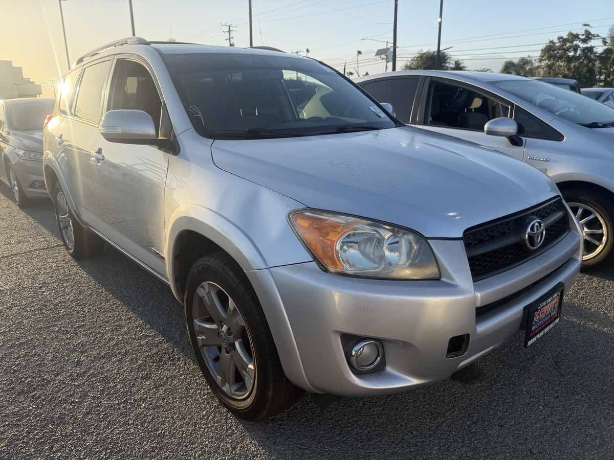 Used 2012 Toyota RAV4 Sport w/ Appearance Pkg FWD image 6
