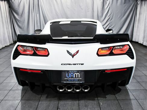 Used 2015 Chevrolet Corvette Z06 w/ 3LZ Preferred Equipment Group image 6