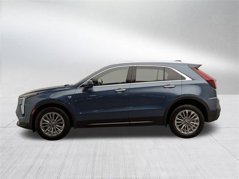 Certified 2025 Cadillac XT4 Premium Luxury image 8