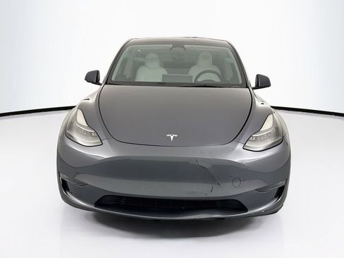 Used 2023 Tesla Model Y Long Range AWD/4WD image 2