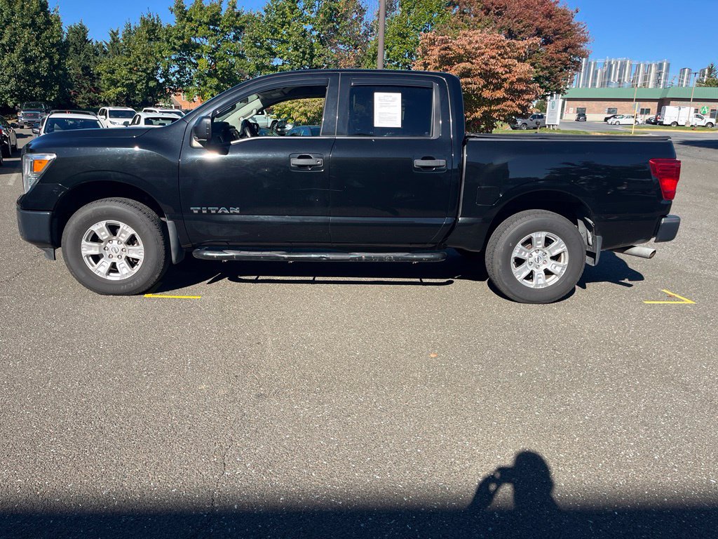 Used 2017 Nissan Titan S AWD/4WD image 4