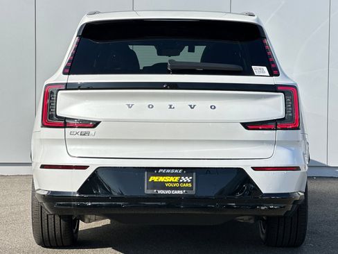 New 2025 Volvo EX90 Plus w/ Protection Package Premier image 4