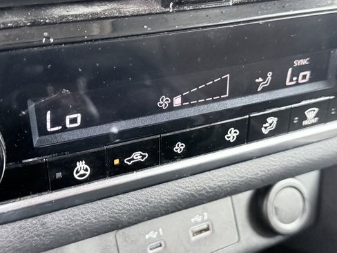 Used 2021 Nissan Rogue SV w/ Premium Package FWD image 54