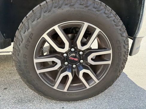 Used 2014 GMC Sierra 1500 SLE w/ SLE Value Package AWD/4WD image 5