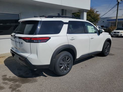 New 2026 Nissan Pathfinder SV image 3