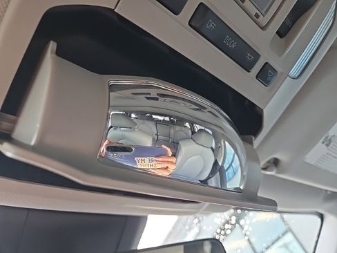 Used 2021 Toyota Highlander XLE image 74