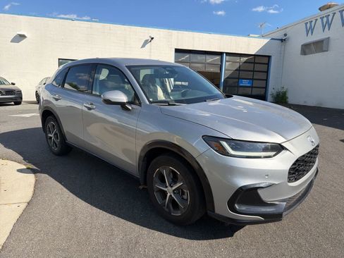 Used 2023 Honda HR-V EX-L image 12