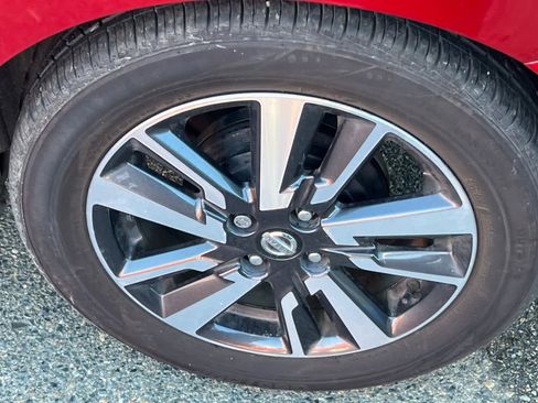 Used 2020 Nissan Versa SV image 18