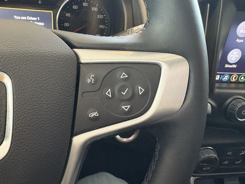 Used 2024 GMC Terrain SLT w/ Infotainment Package II image 13