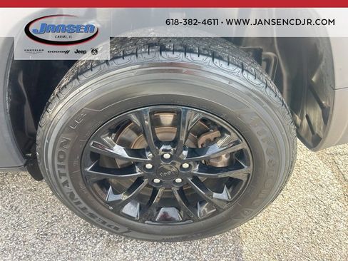 Used 2023 Jeep Cherokee Altitude Lux image 32