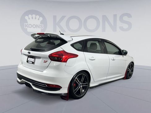 Used 2018 Ford Focus ST image 7