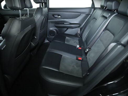 Used 2023 Nissan Ariya AWD image 14