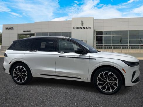 New 2026 Lincoln Nautilus Reserve AWD/4WD image 3